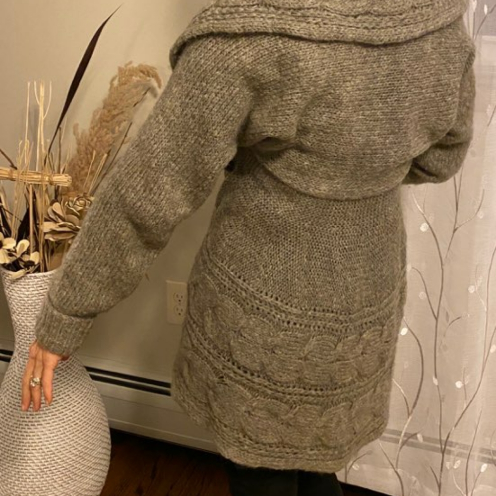 Sweater - Picture 4 of 5
